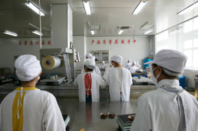 GMP标准化生产车间一角