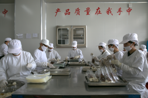 GMP标准化生产车间一角